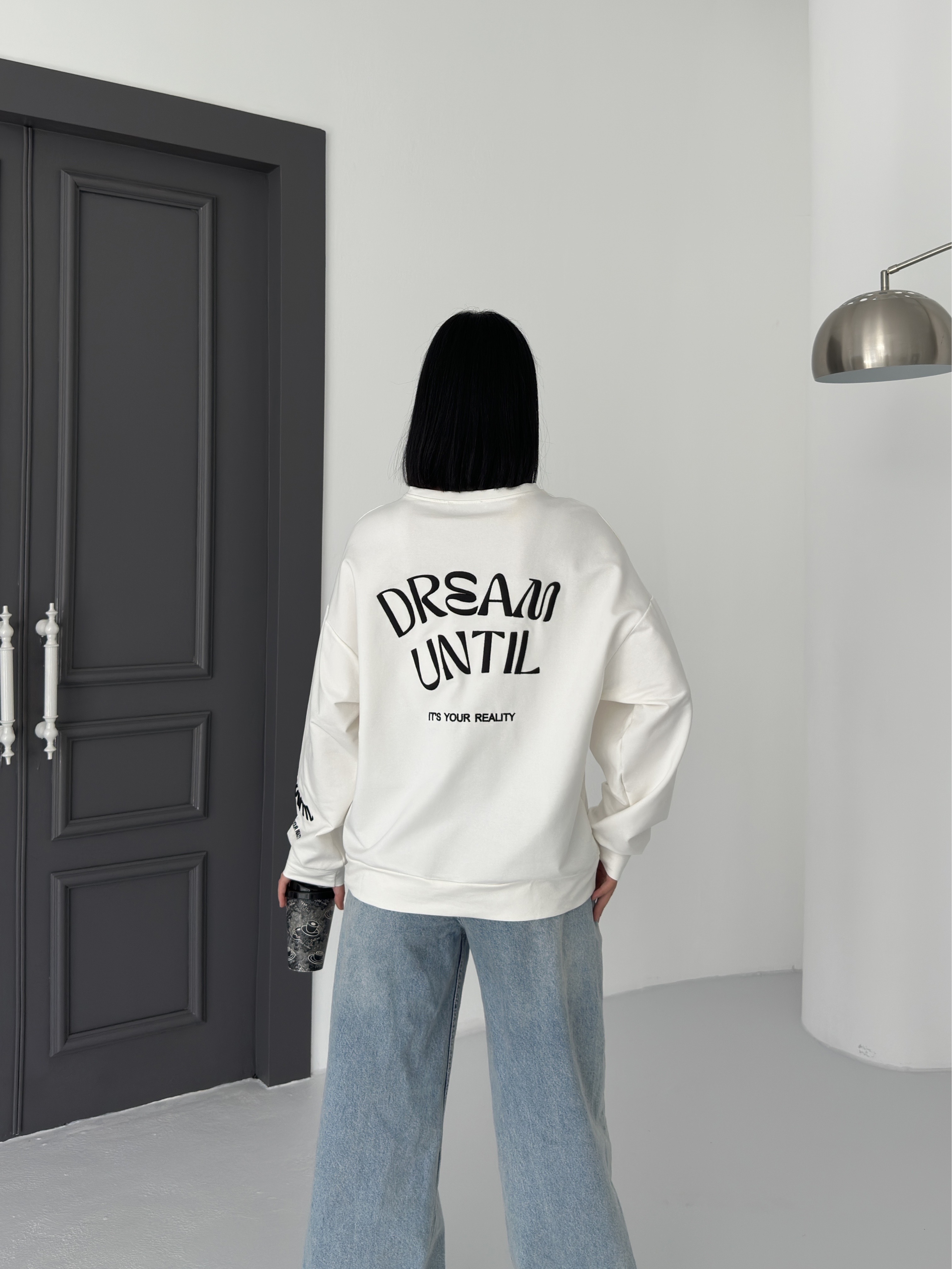 Beyaz Nakışlı Bisiklet Yaka Önü Baskılı Oversize 2 İPLİK Sweatshirt ek resim