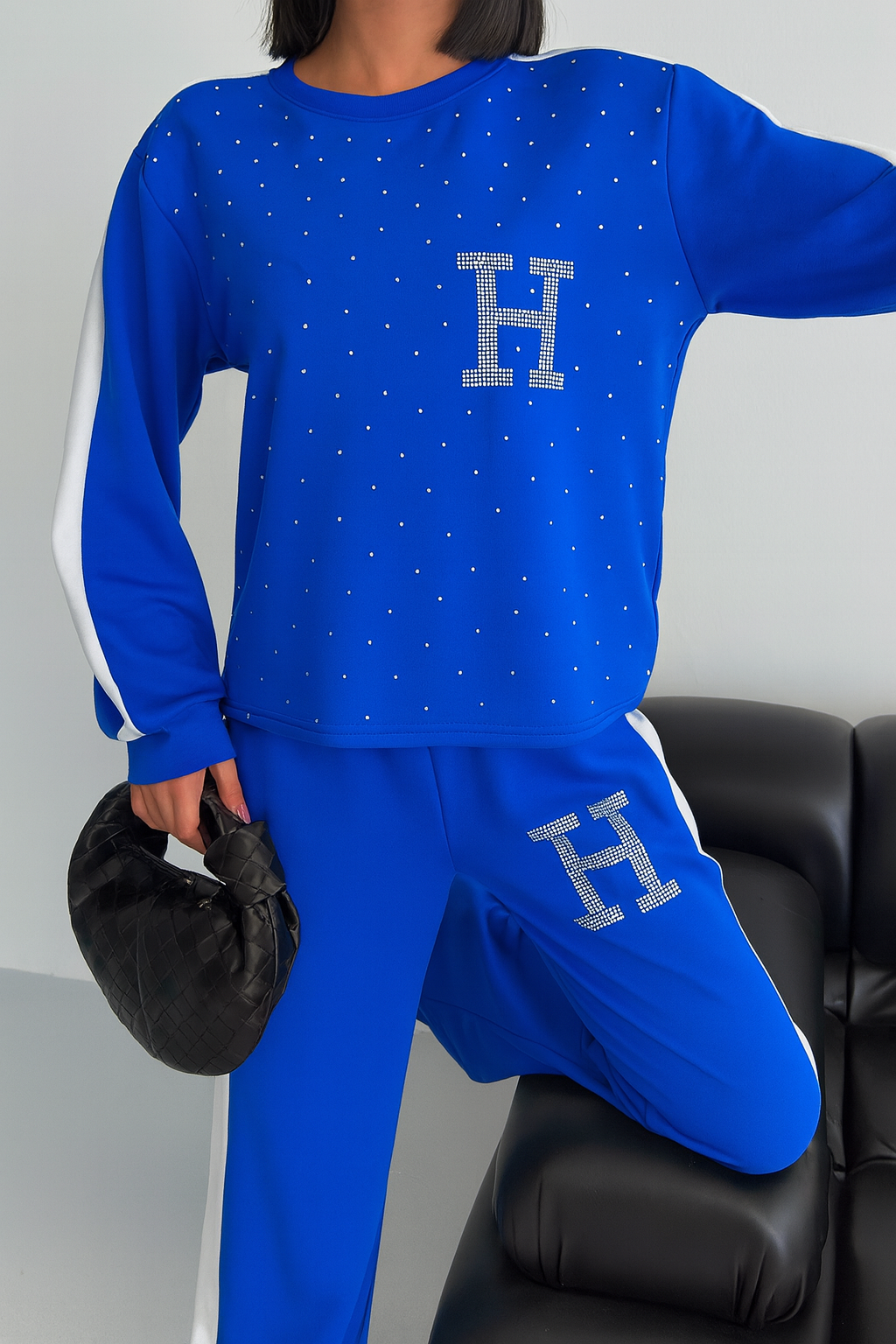 Taş Detaylı Saks Mavisi Eşofman Takımı – Şerit Kollu Rahat Kesim ek resim